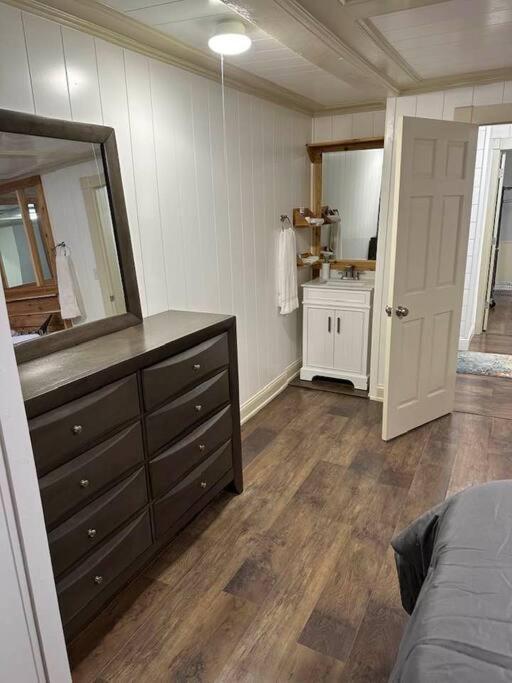 Hot Tub 5 Beds Apartment Moorhead Bagian luar foto